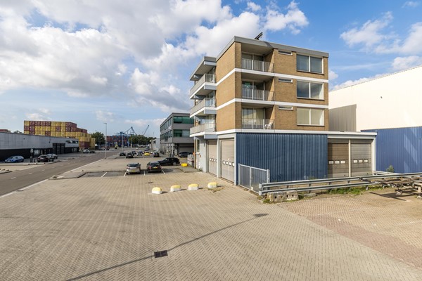 Medium property photo - Smirnoffweg 34, 3088 HE Rotterdam